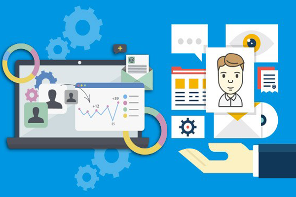 بررسی امکانات و ویژگی‌های نرم‌افزار  های CRM